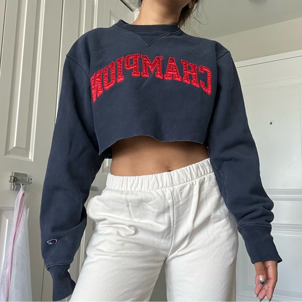 Cropped champion sweatshirt